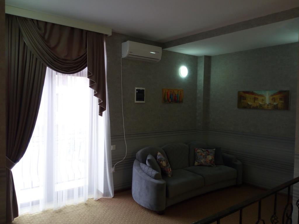 Hotel Salmer ティビリシ エクステリア 写真
