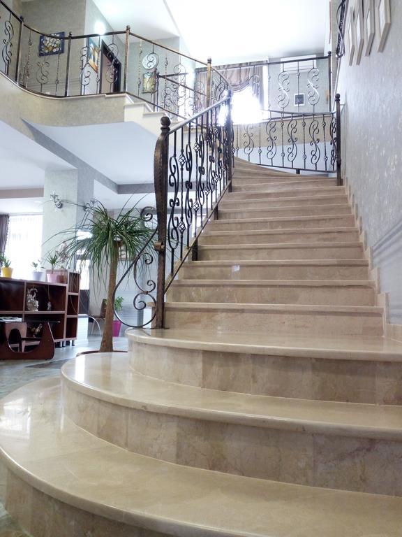 Hotel Salmer ティビリシ エクステリア 写真