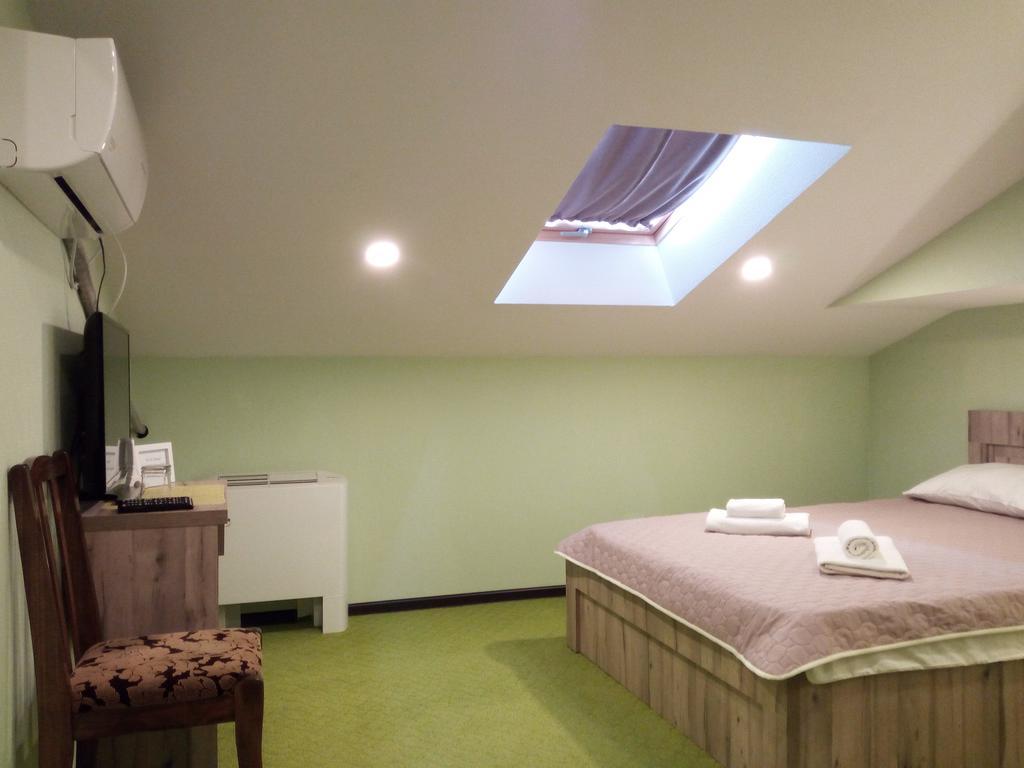 Hotel Salmer ティビリシ エクステリア 写真