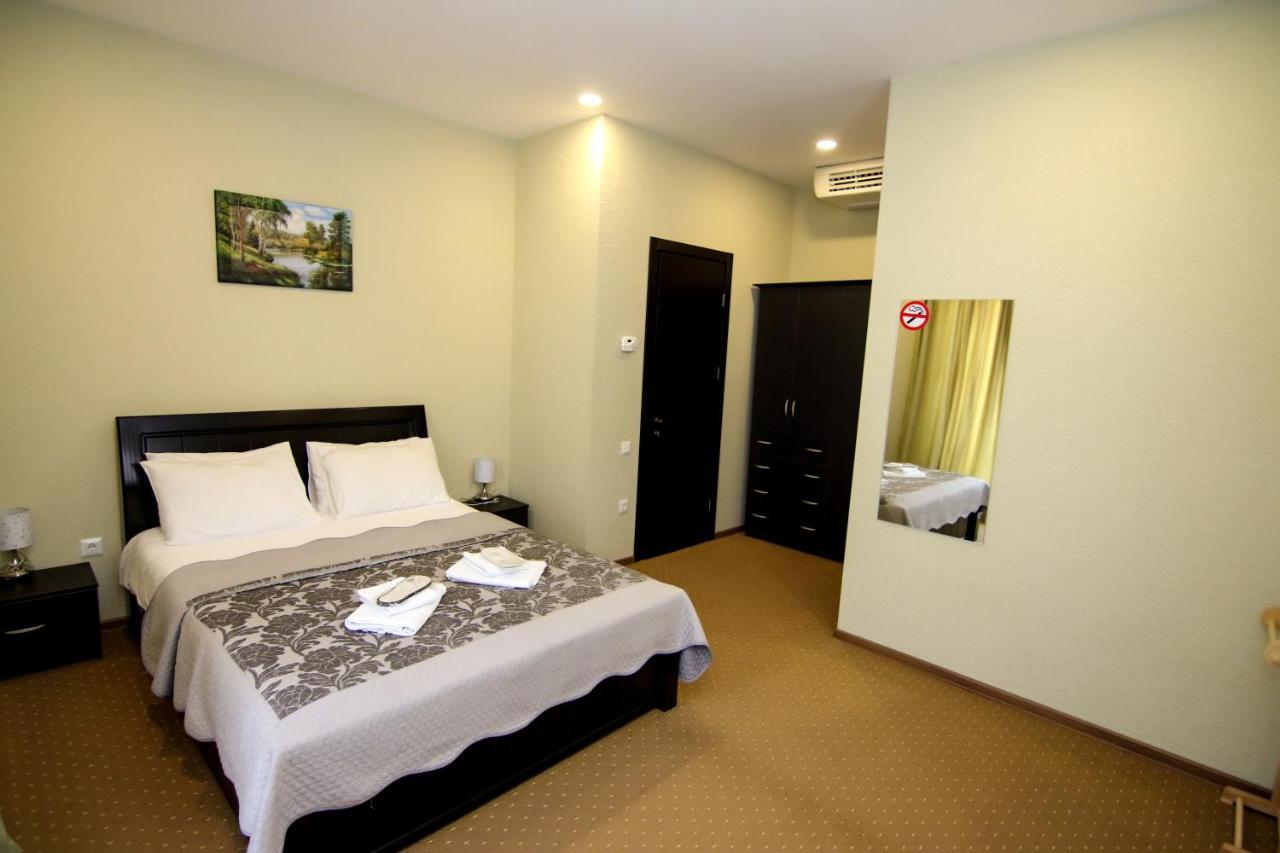 Hotel Salmer ティビリシ エクステリア 写真