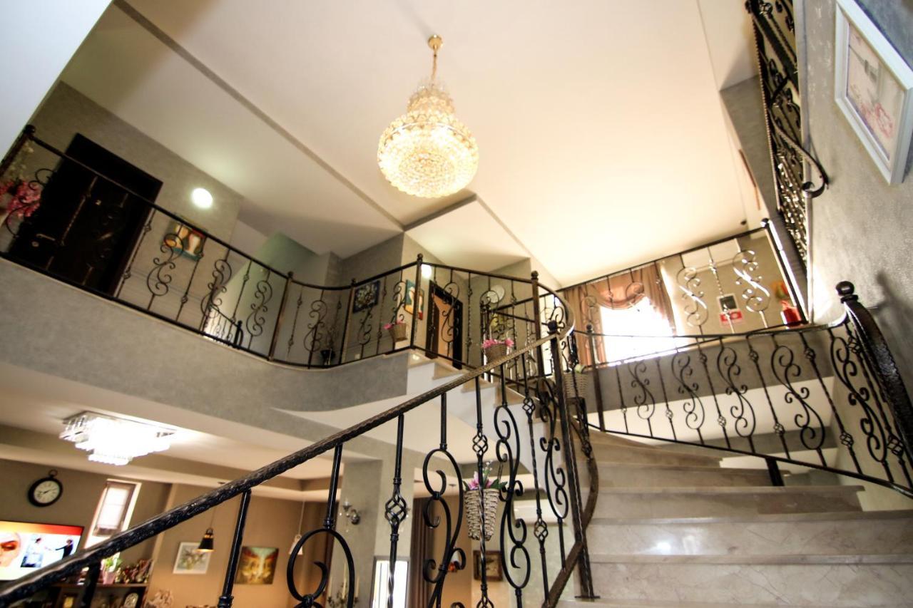 Hotel Salmer ティビリシ エクステリア 写真