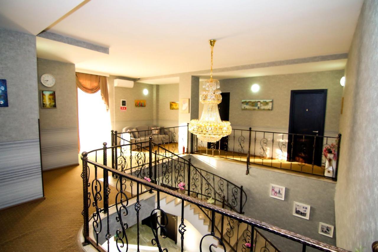 Hotel Salmer ティビリシ エクステリア 写真